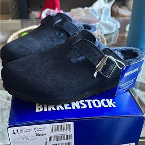 Midnight shearling Birkenstocks